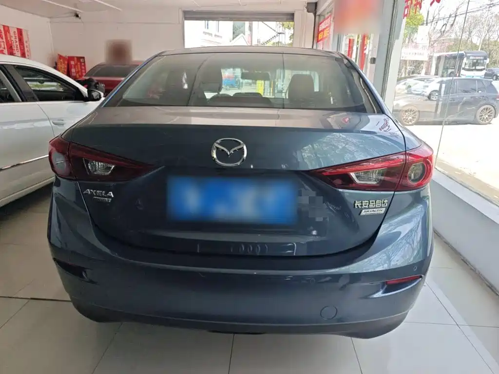 Mazda 3 Axela 2018 — фото 4