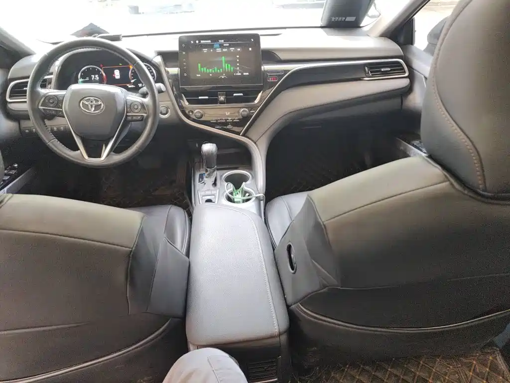 Toyota Camry 2021 — фото 13