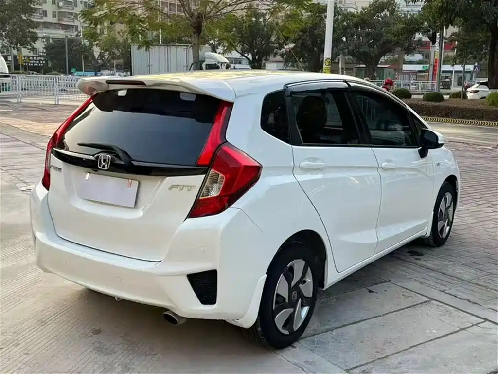 Honda Fit 2016 — фото 23