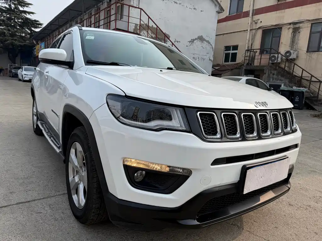Jeep Compass 2018 — фото 3