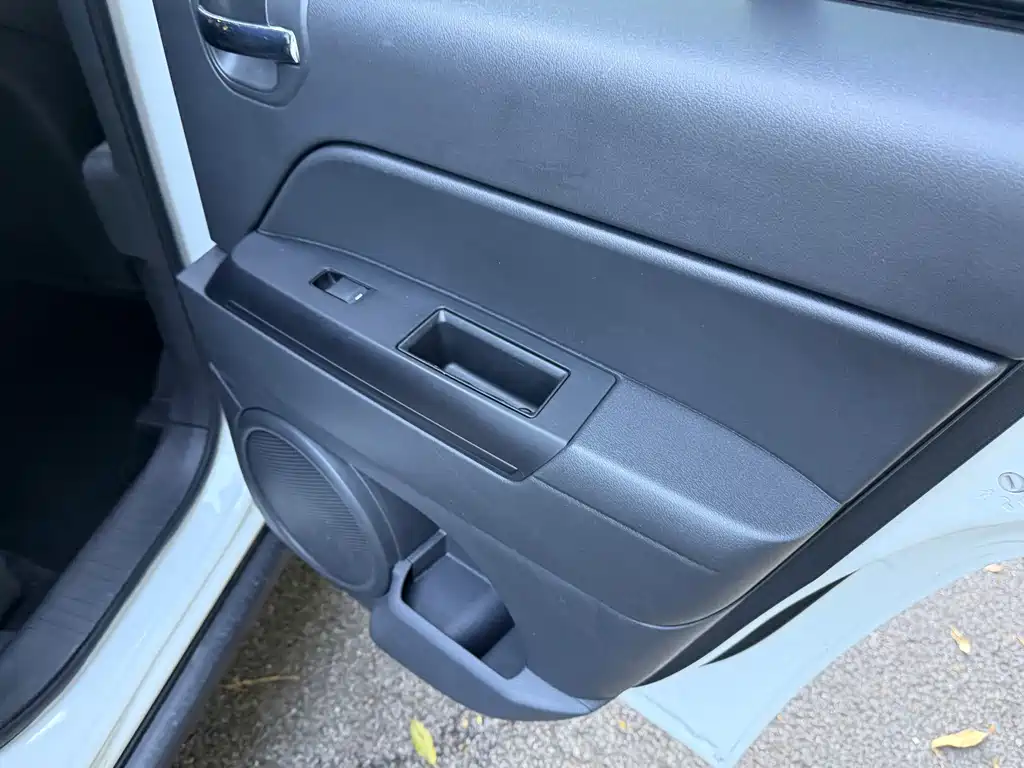 Jeep Compass 2013 — фото 25