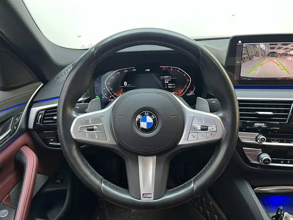 BMW 5 Series 2023 — фото 10
