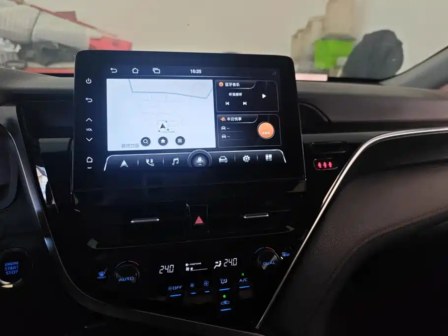 Toyota Camry 2024 — фото 13
