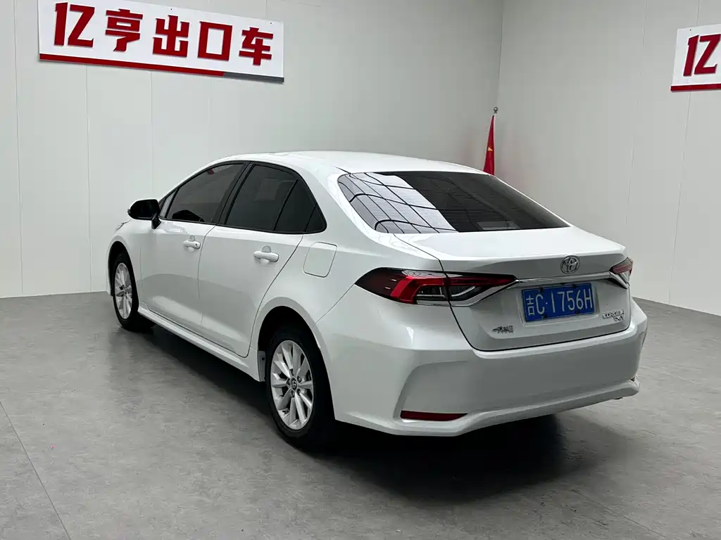Toyota Corolla 2022 — фото 13