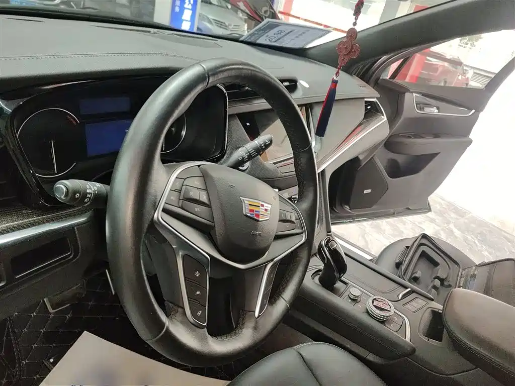 Cadillac XT5 2024 — фото 11