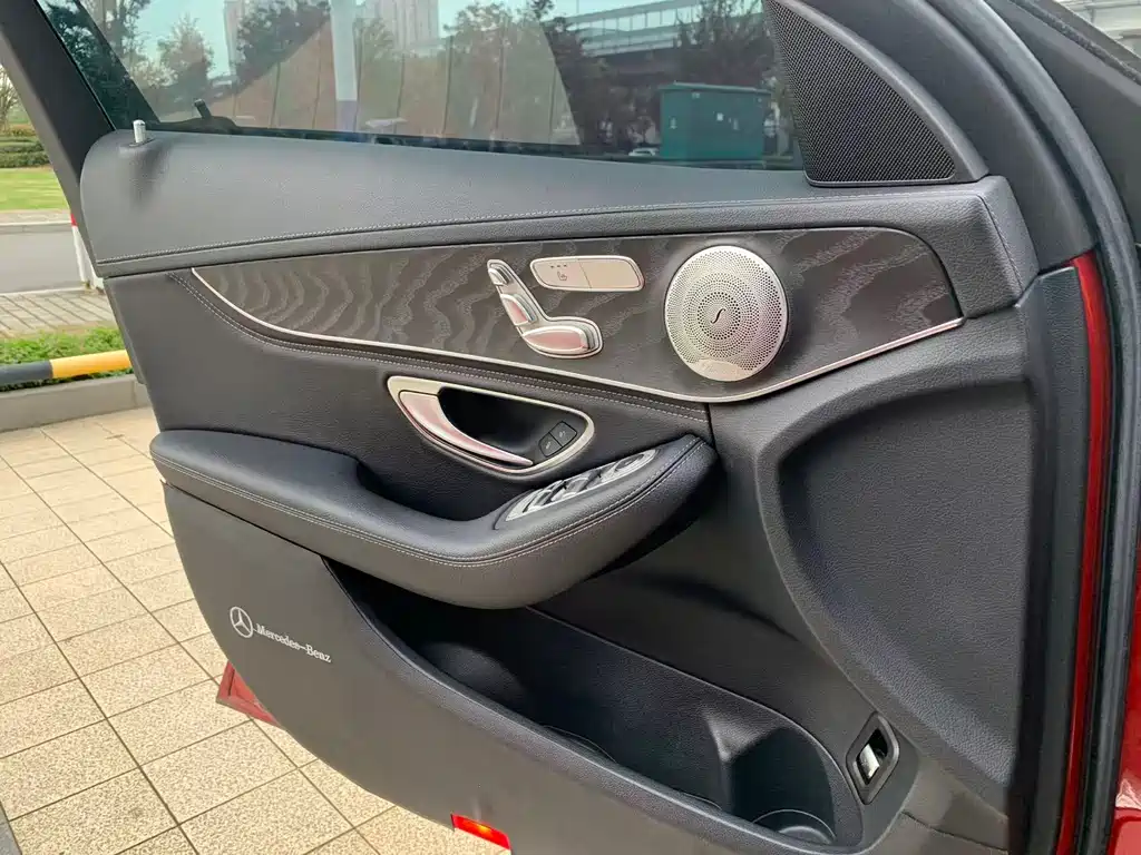 Mercedes-Benz C-Class 2018 — фото 16