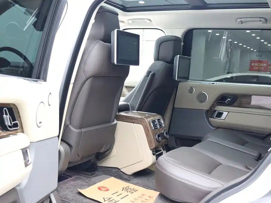 Land Rover Range Rover 2020 — фото 20