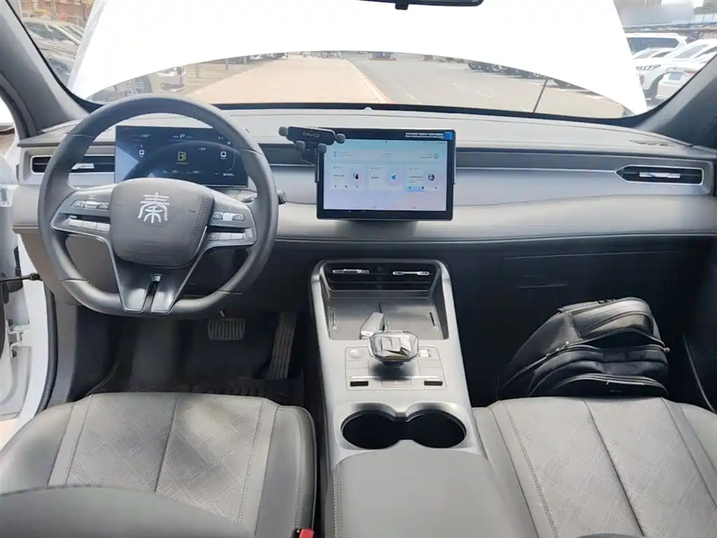 BYD Qin PLUS 2025 — фото 10