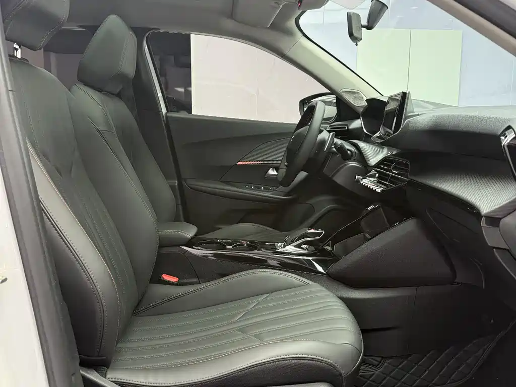 Peugeot 2008 2022 — фото 16