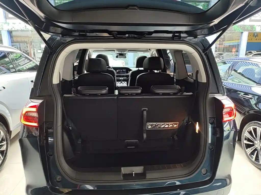 GAC Motor Trumpchi M6 2021 — фото 19