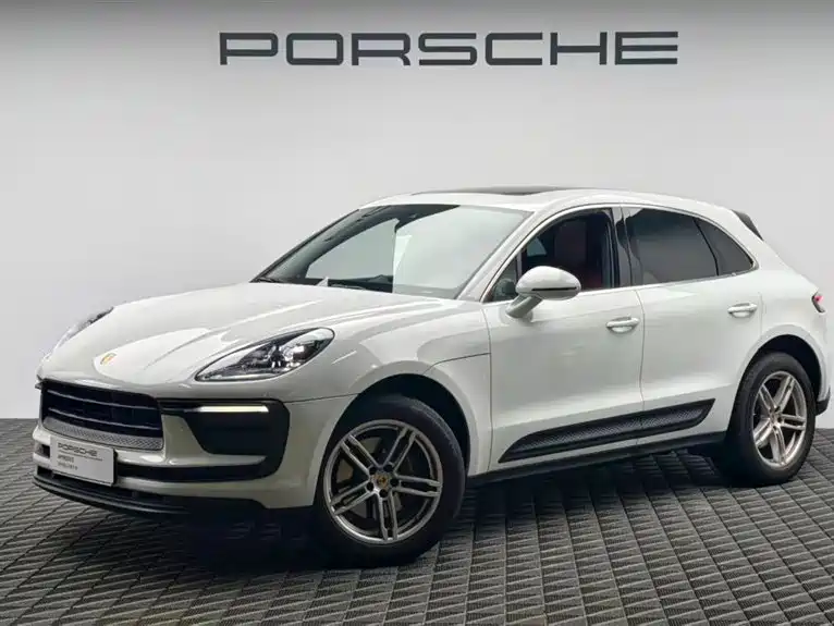 Porsche Macan 2023 — фото 1