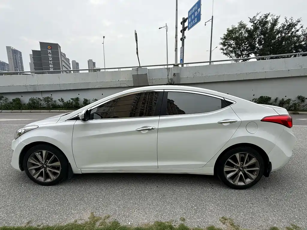 Hyundai Elantra 2015
