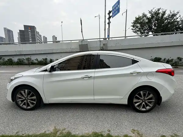 Hyundai Elantra Langdong 2015