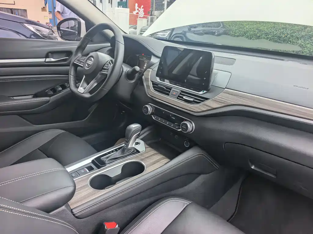 Nissan Teana 2022 — фото 10