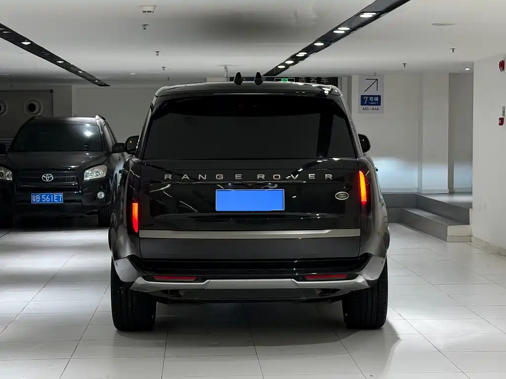 Land Rover Range Rover 2022 — фото 19