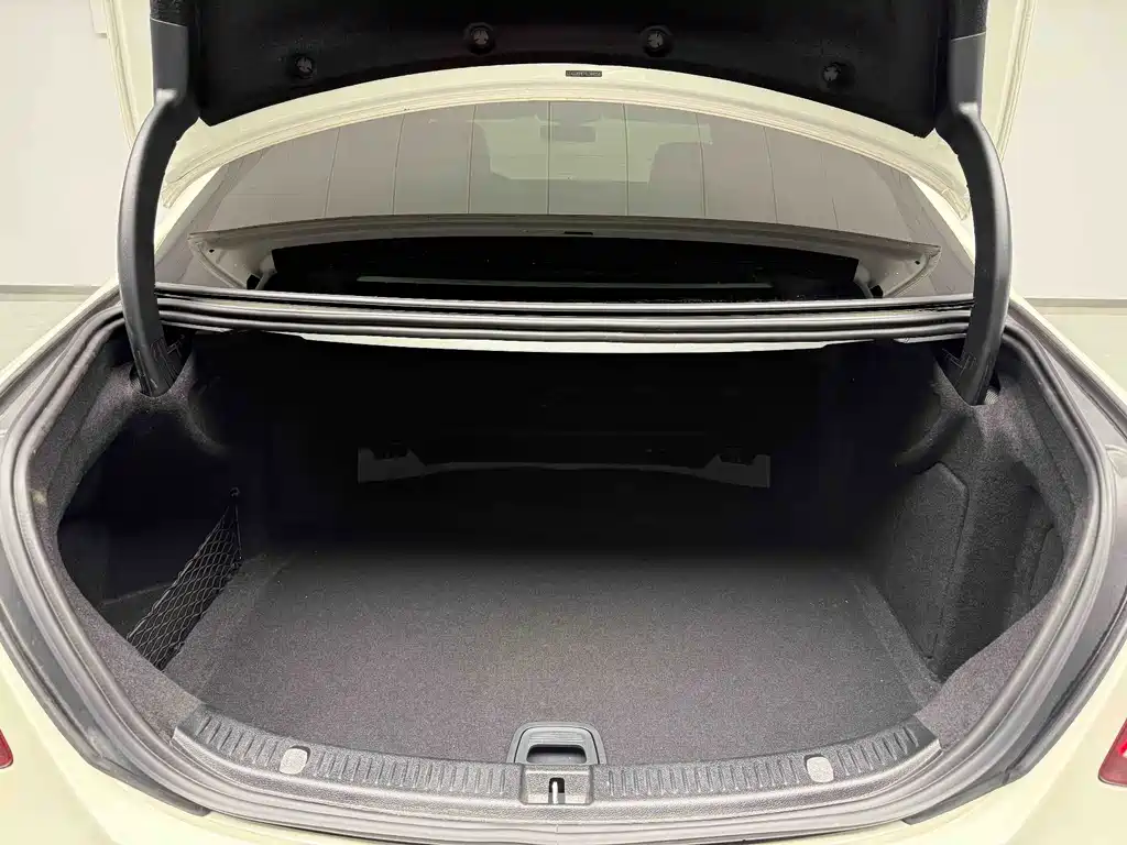 Mercedes-Benz E-Class 2018 — фото 13