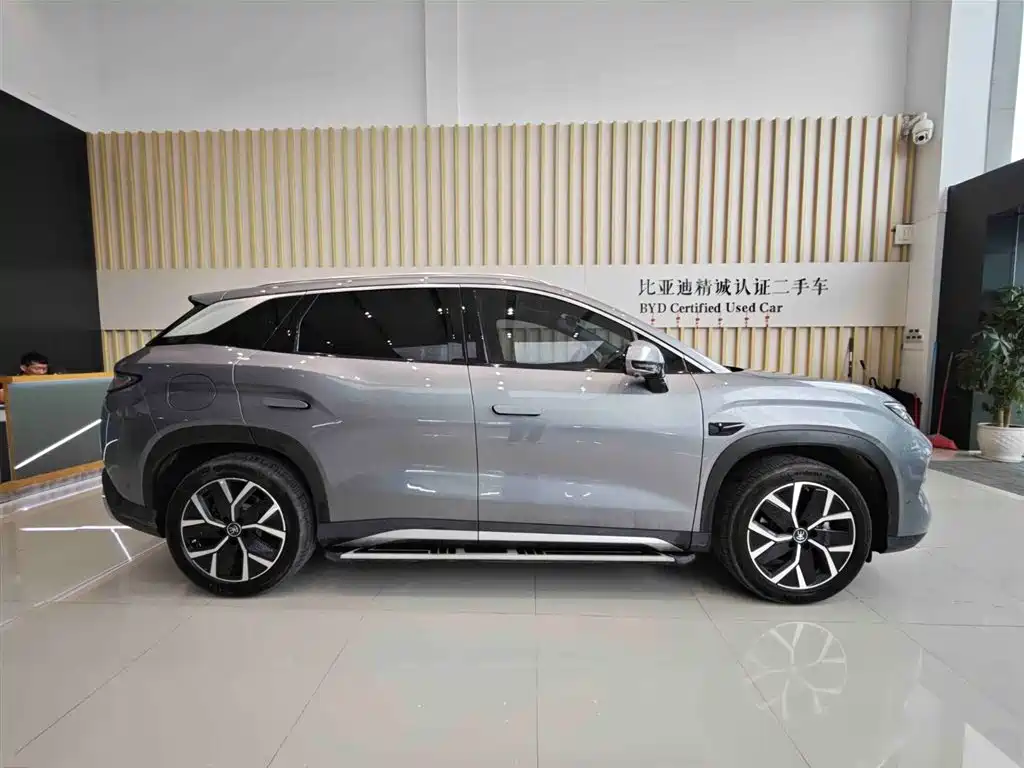 BYD L DM-i 2025 — фото 4