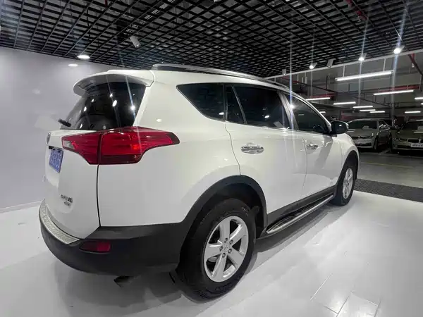 Toyota RAV4 2013