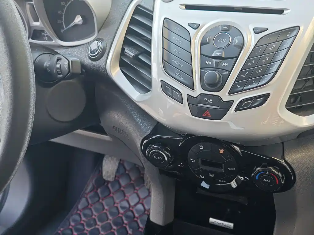 Ford Ecosport 2016 — фото 15
