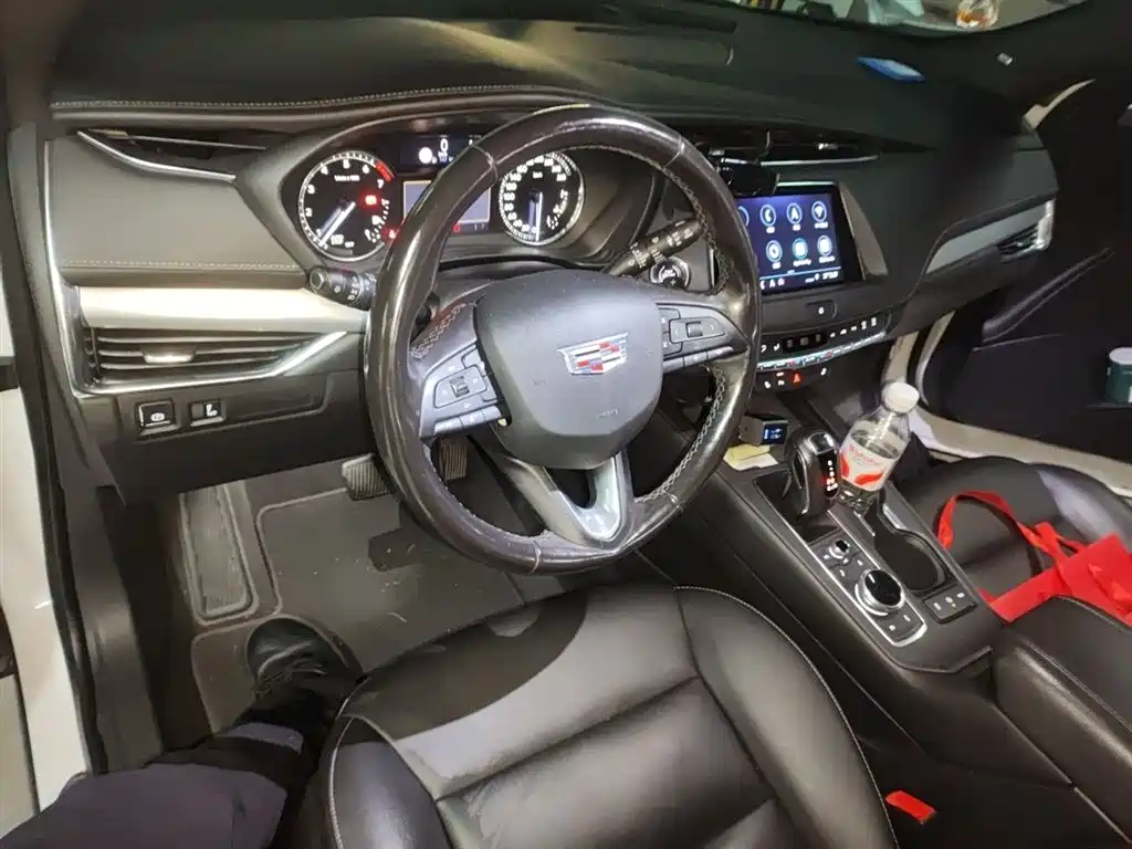 Cadillac XT4 2019 — фото 13