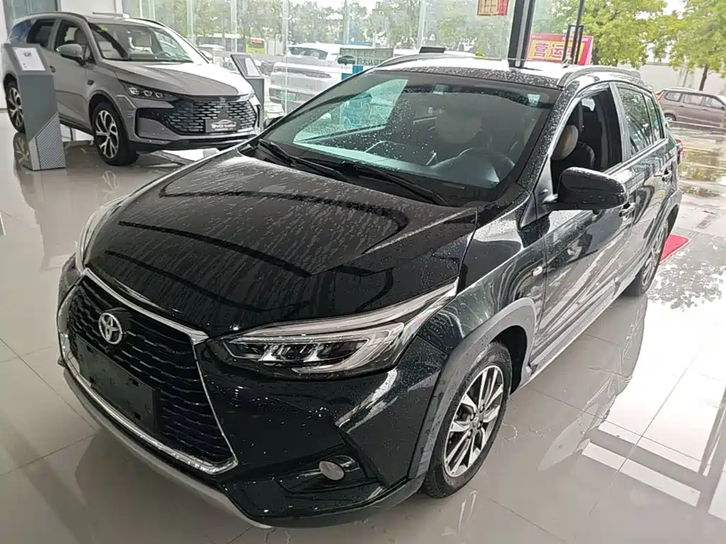 Toyota Yaris L 2021