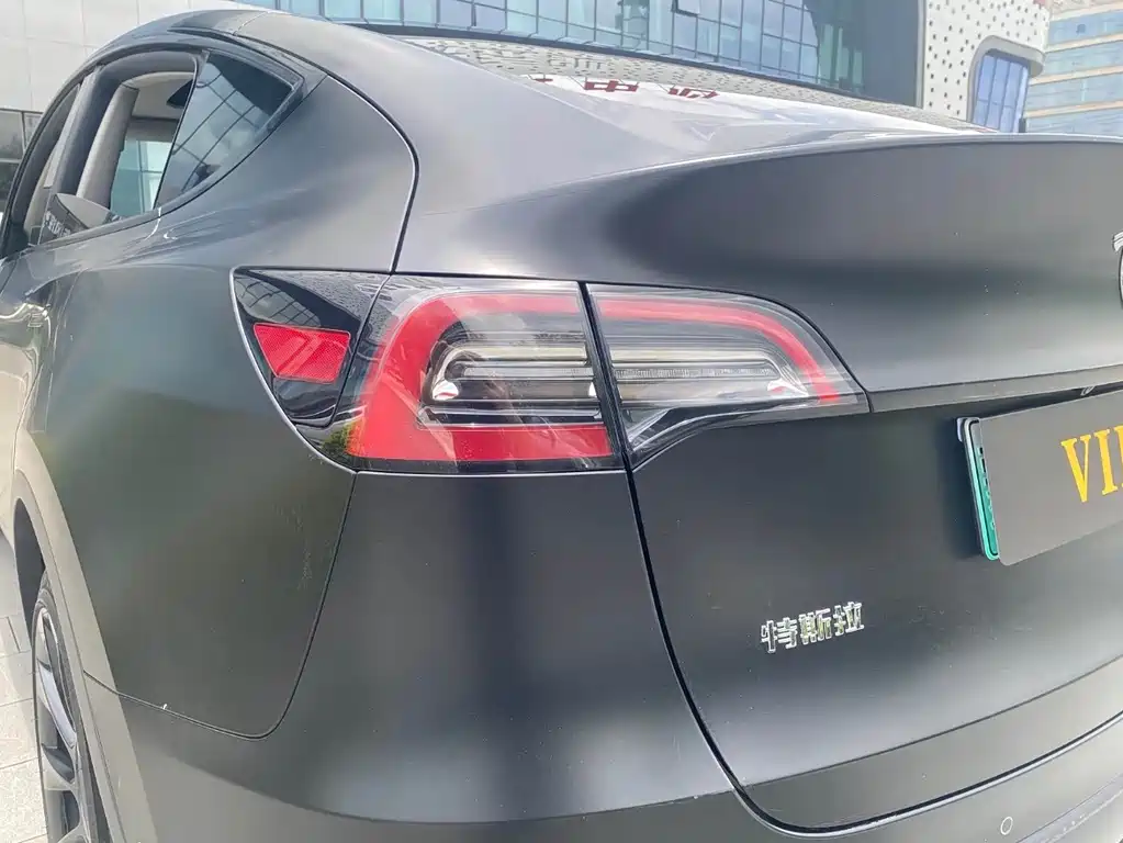 Tesla Model Y 2022 — фото 15