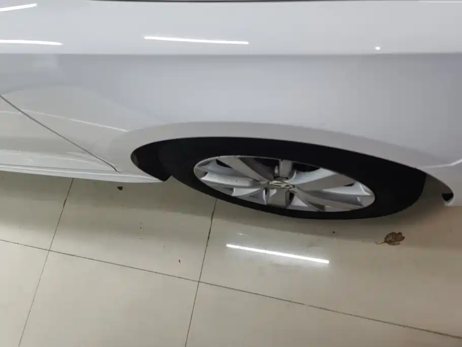 Volkswagen Sagitar 2015