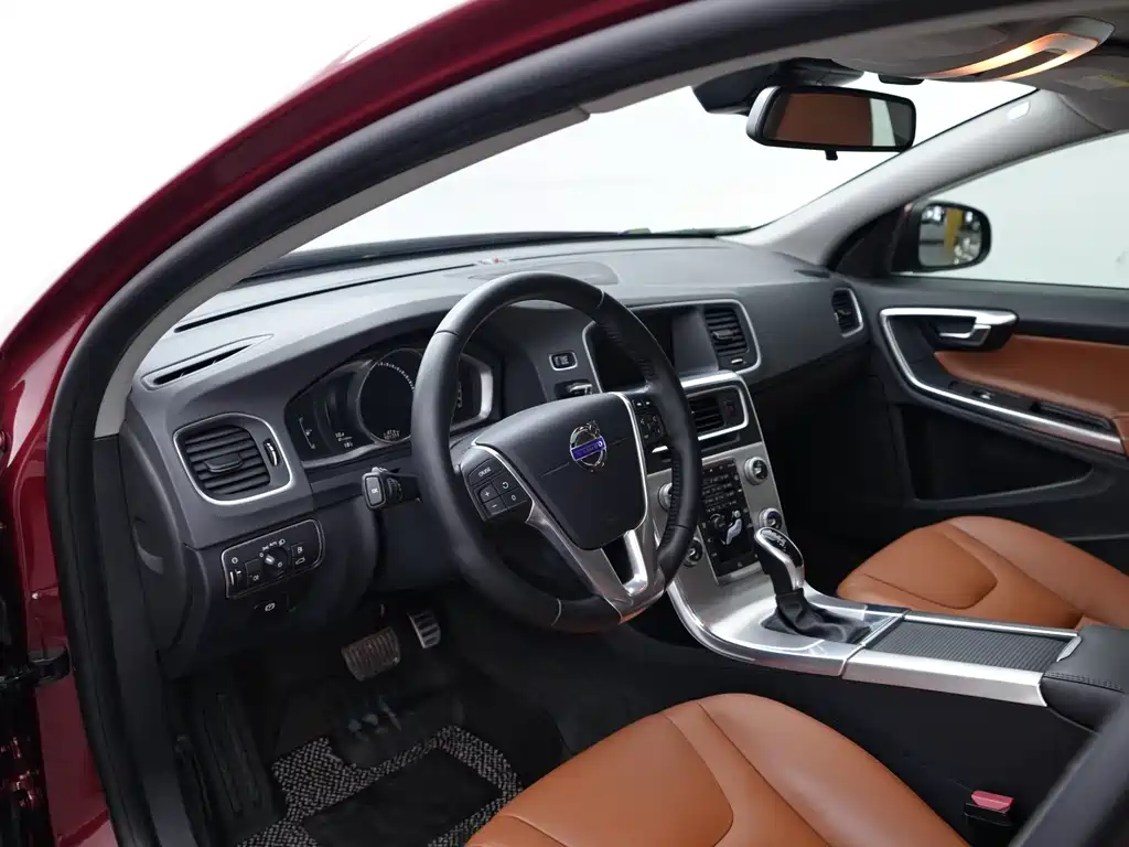 Volvo S60 2016 — фото 10