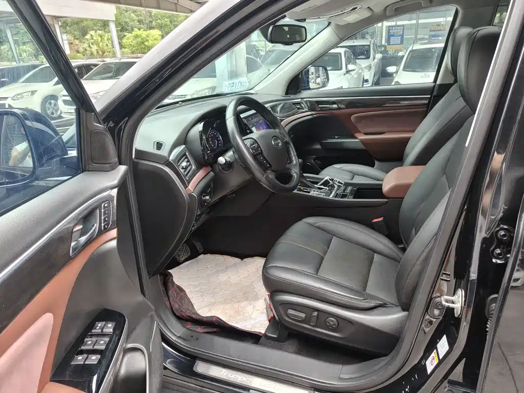 GAC Motor Trumpchi GS8 2017 — фото 7