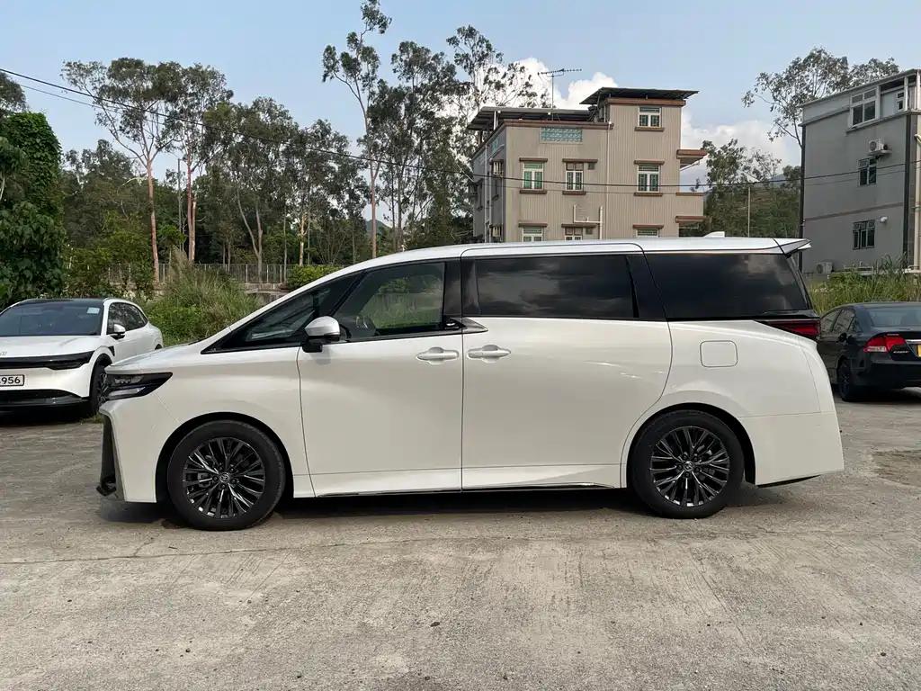 Toyota Vellfire 2025 — фото 4