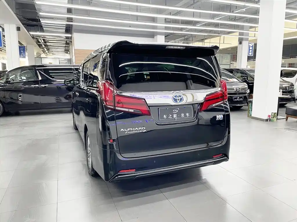 Toyota Alphard 2019 — фото 4