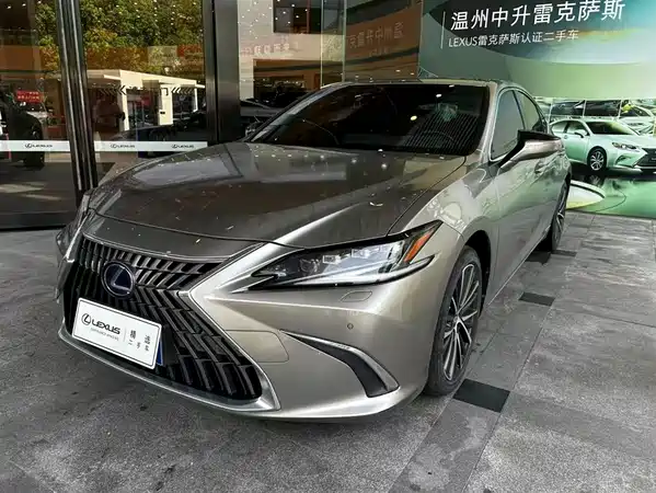Lexus ES 2022