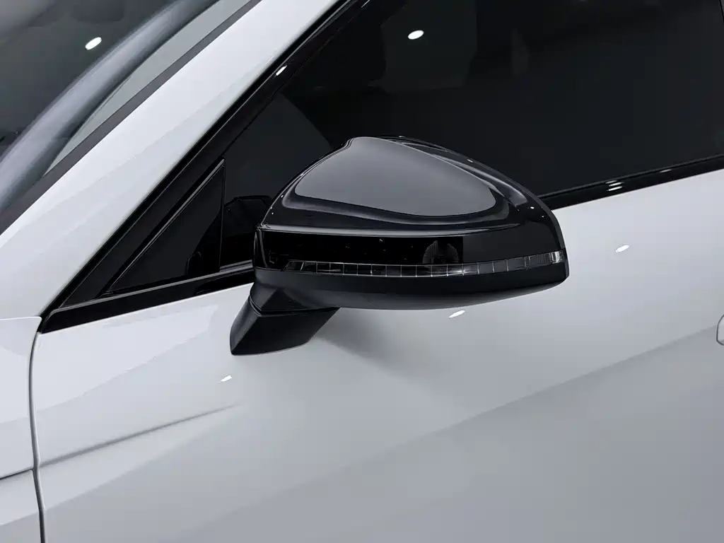 Audi A4L 2023 — фото 24