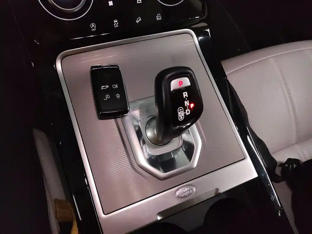 Land Rover Evoque 2020 — фото 14