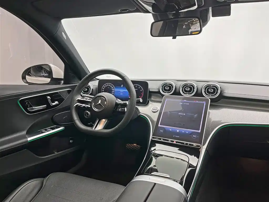 Mercedes-Benz C-Class 2023 — фото 24