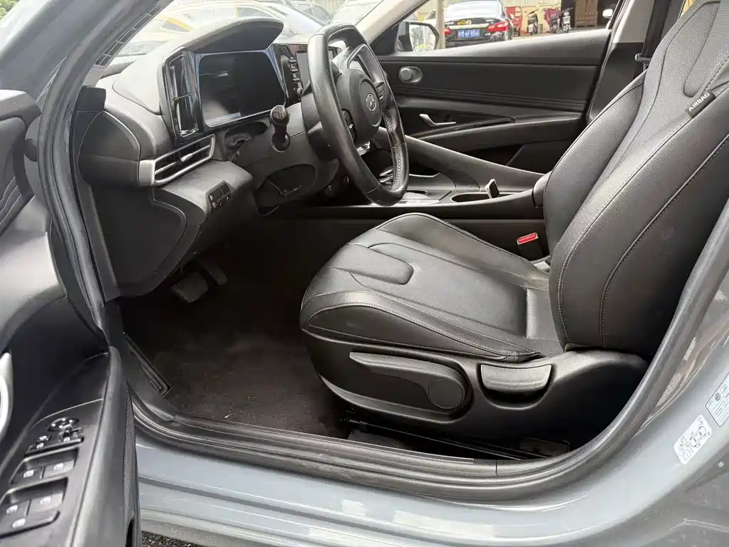 Hyundai Elantra 2021