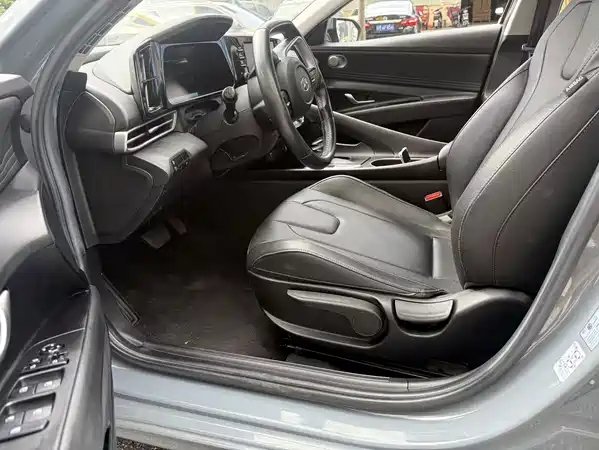 Hyundai Elantra 2021