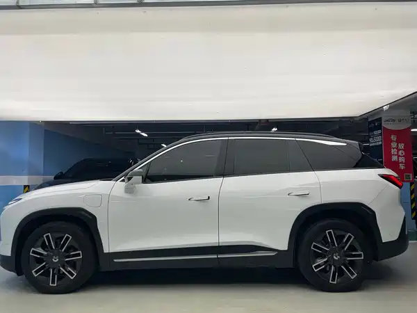 NIO ES6 2021