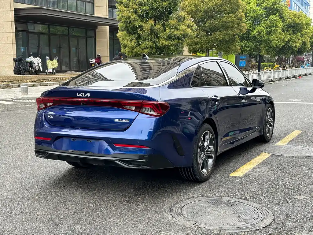 Kia K5 2022 — фото 15