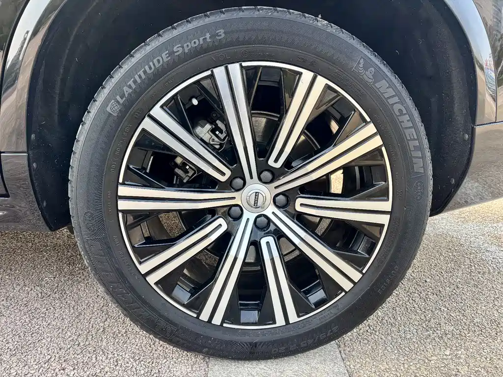 Volvo XC90 2021 — фото 16
