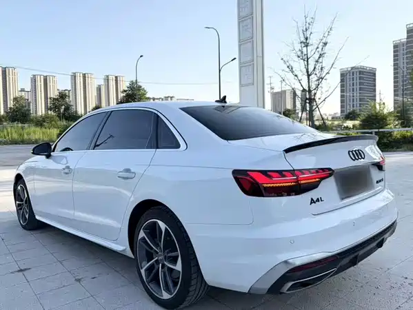 Audi A4L 2021