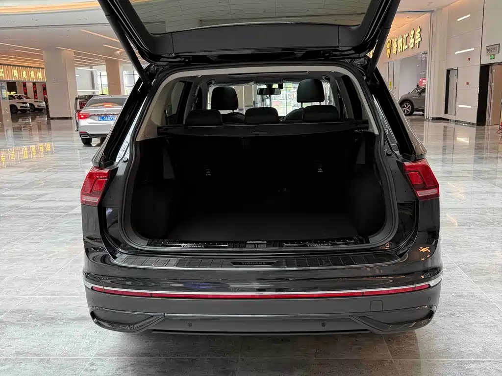 Volkswagen Tiguan L 2025 — фото 8