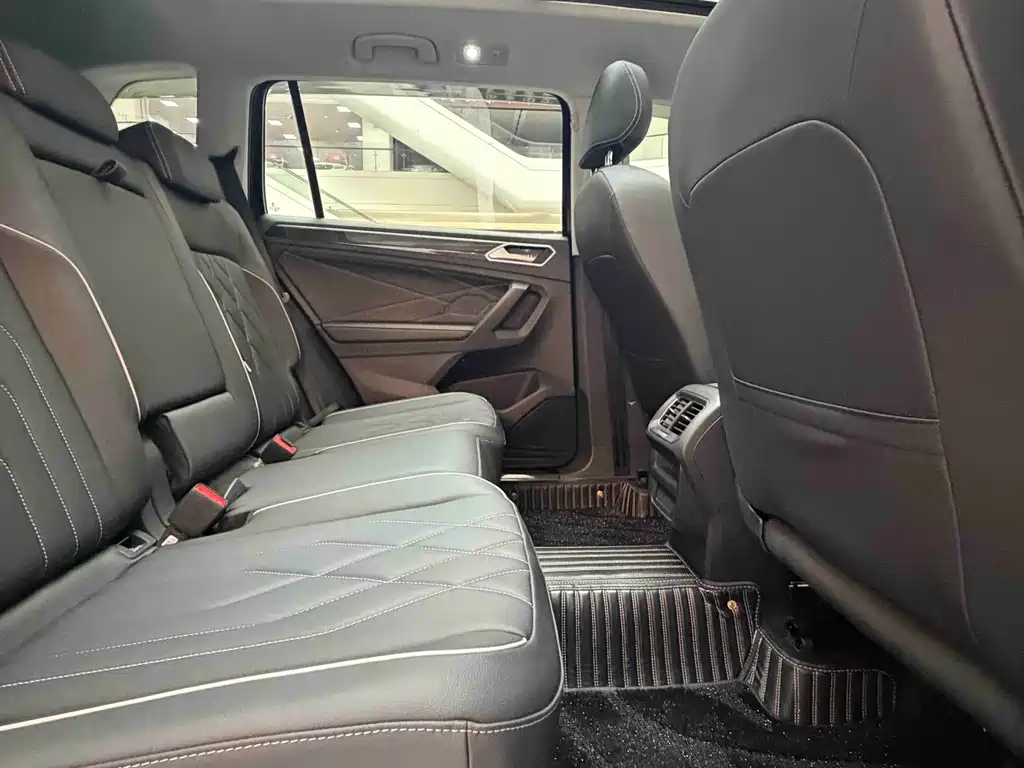 Volkswagen Tiguan L 2025 — фото 11