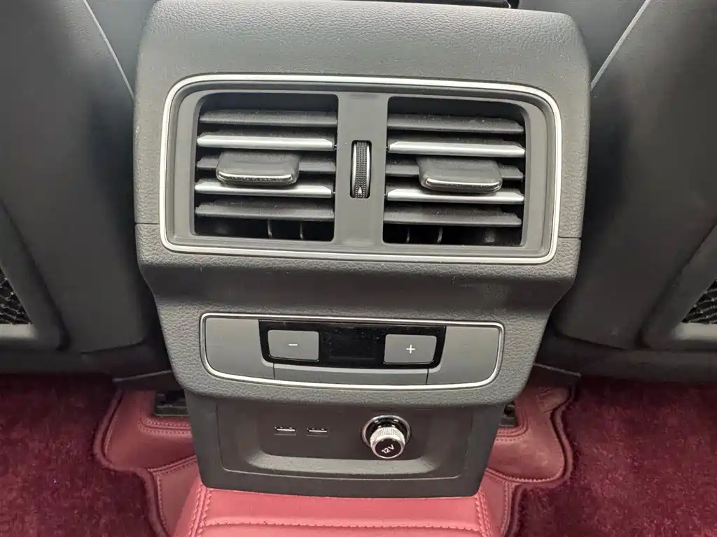 Audi Q5L 2025 — фото 9