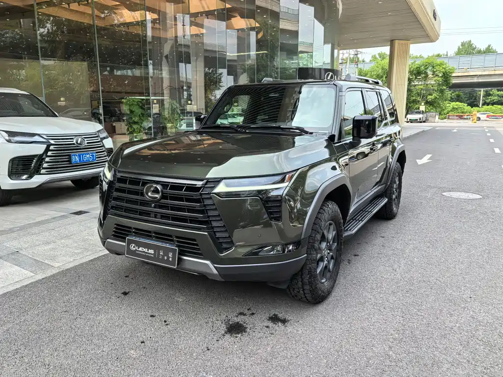 Lexus GX 2024 — фото 1