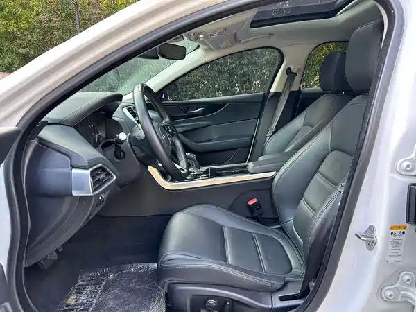 Jaguar XEL 2020