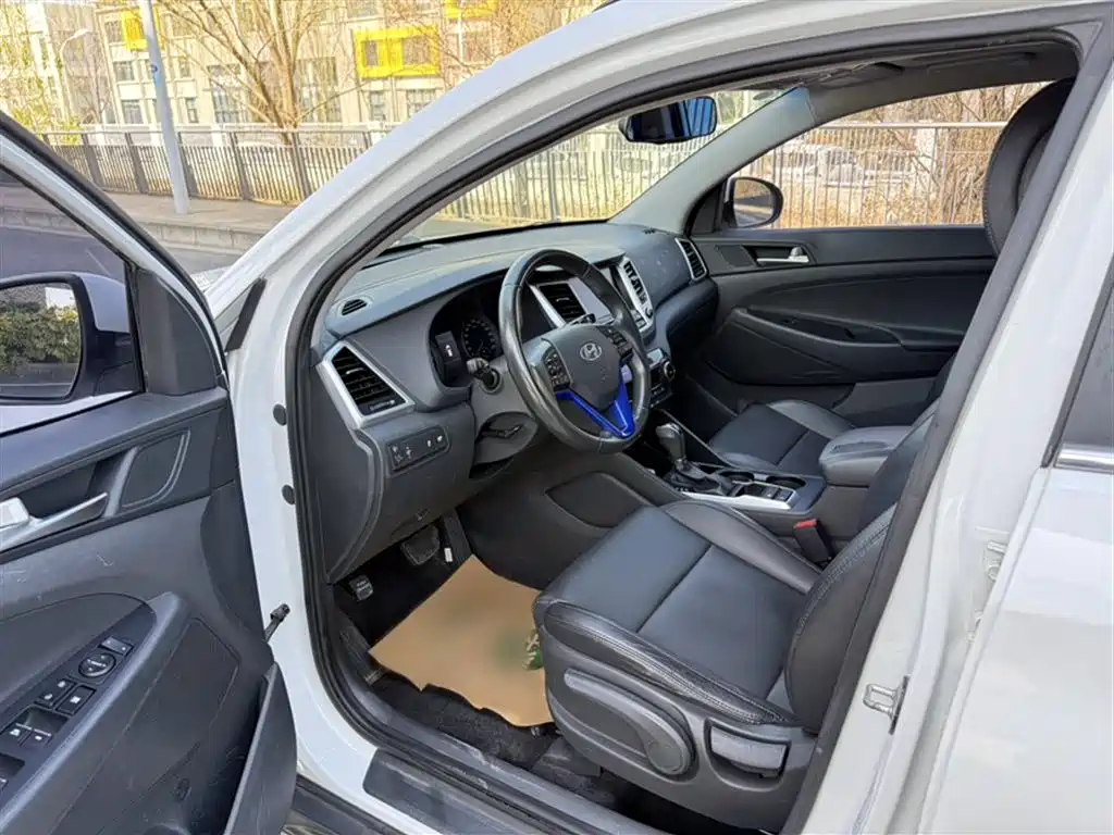 Hyundai Tucson 2015 — фото 12