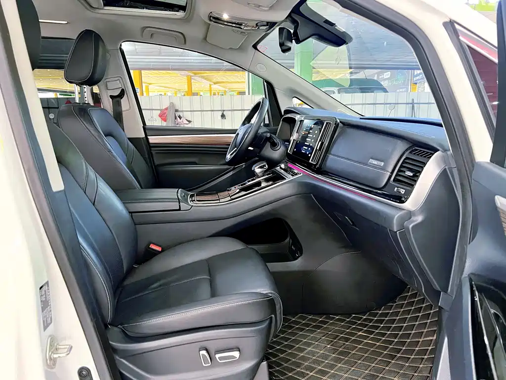 GAC Motor Trumpchi M8 2022 — фото 8