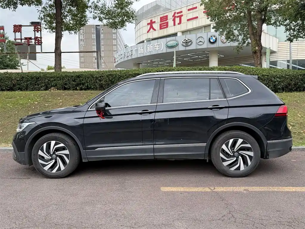 Volkswagen Tiguan L 2024 — фото 3