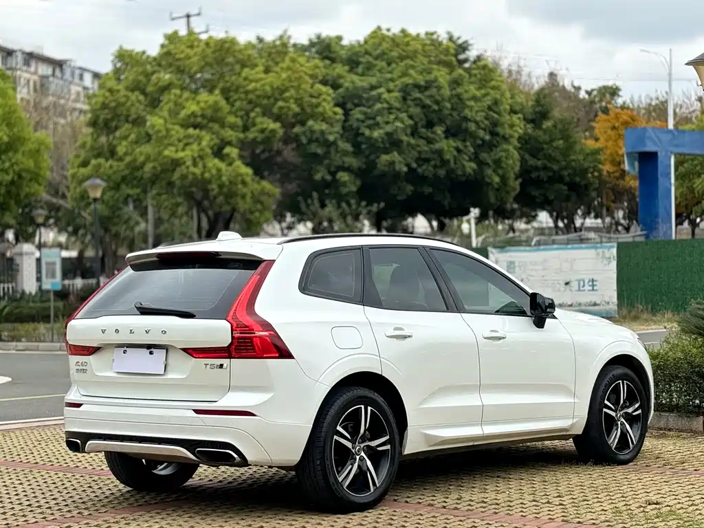 Volvo XC60 2020 — фото 9